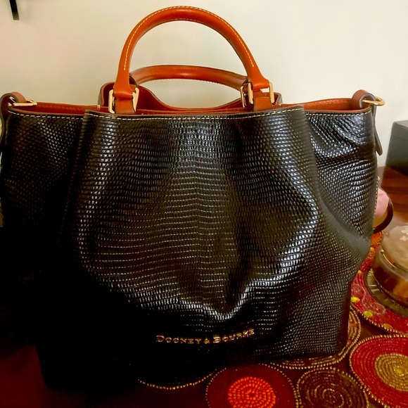 Dooney and Bourke beautiful lizard, Barlow - Picture 3 of 9